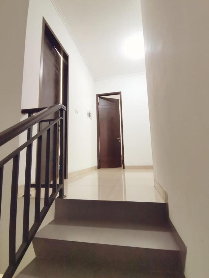 4-Bedroom Home In South Jakarta Nuansa Swadarma Residence By Le Ciel Hospitality Exterior photo