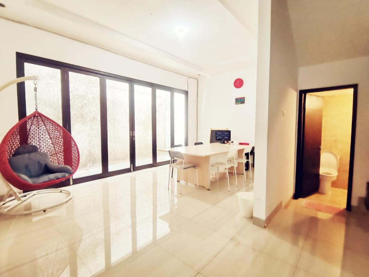 4-Bedroom Home In South Jakarta Nuansa Swadarma Residence By Le Ciel Hospitality Exterior photo