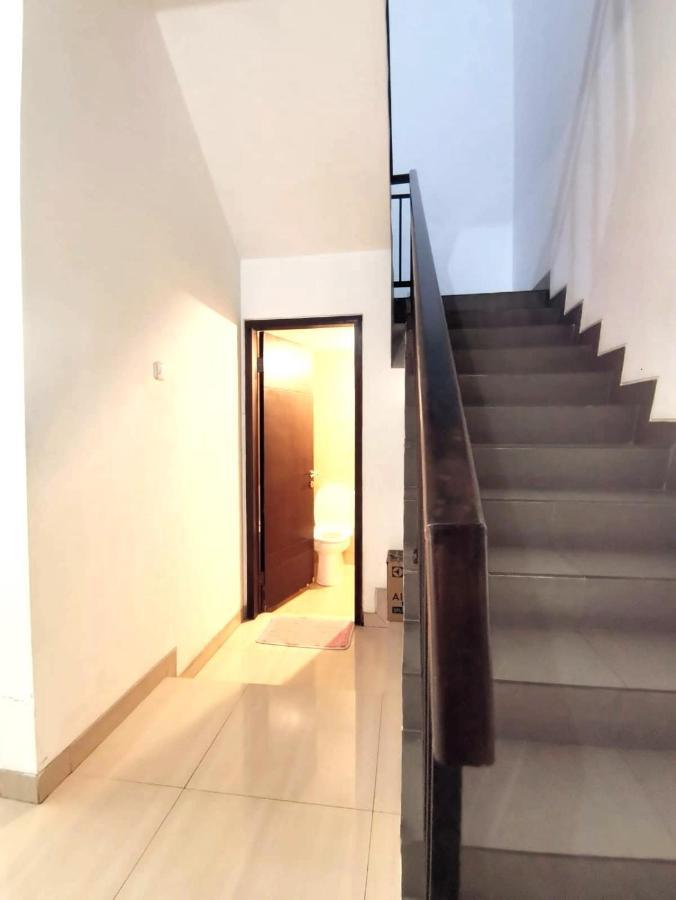 4-Bedroom Home In South Jakarta Nuansa Swadarma Residence By Le Ciel Hospitality Exterior photo