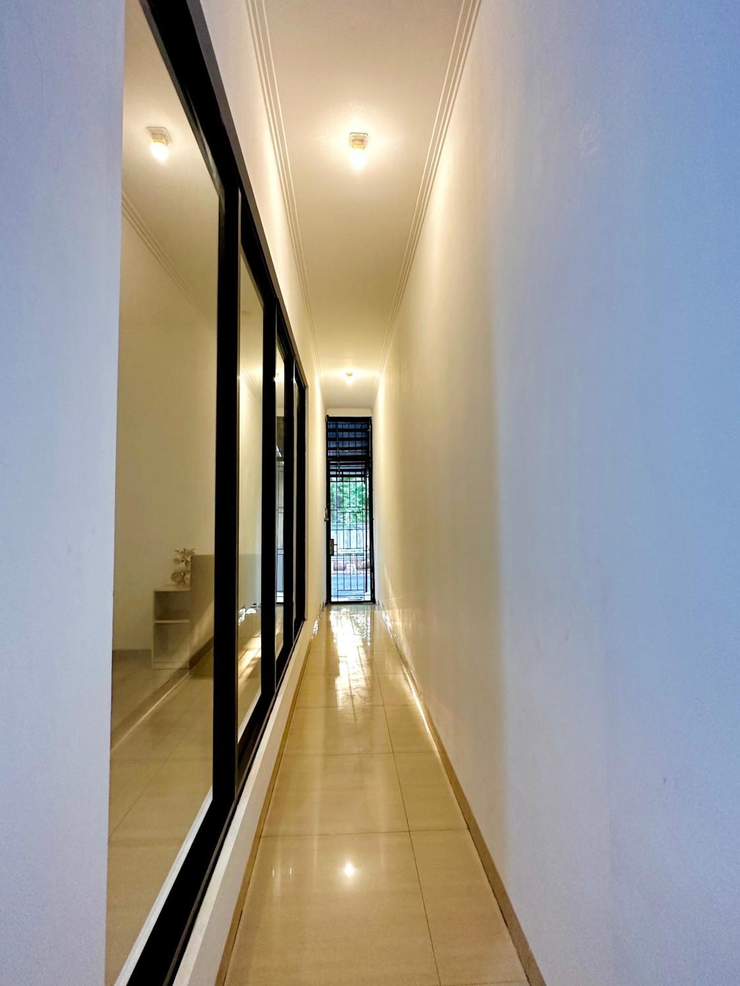 4-Bedroom Home In South Jakarta Nuansa Swadarma Residence By Le Ciel Hospitality Exterior photo
