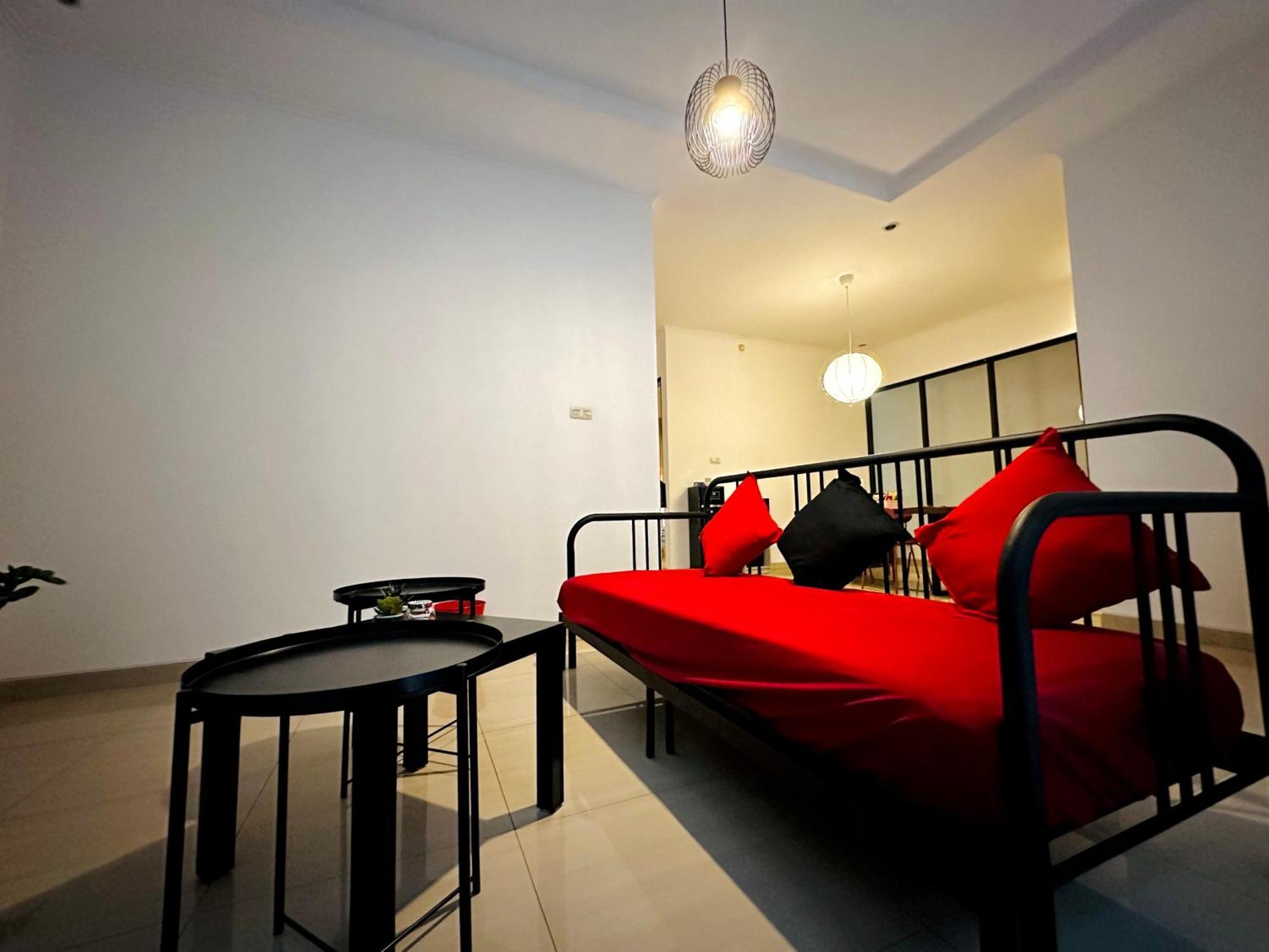 4-Bedroom Home In South Jakarta Nuansa Swadarma Residence By Le Ciel Hospitality Exterior photo