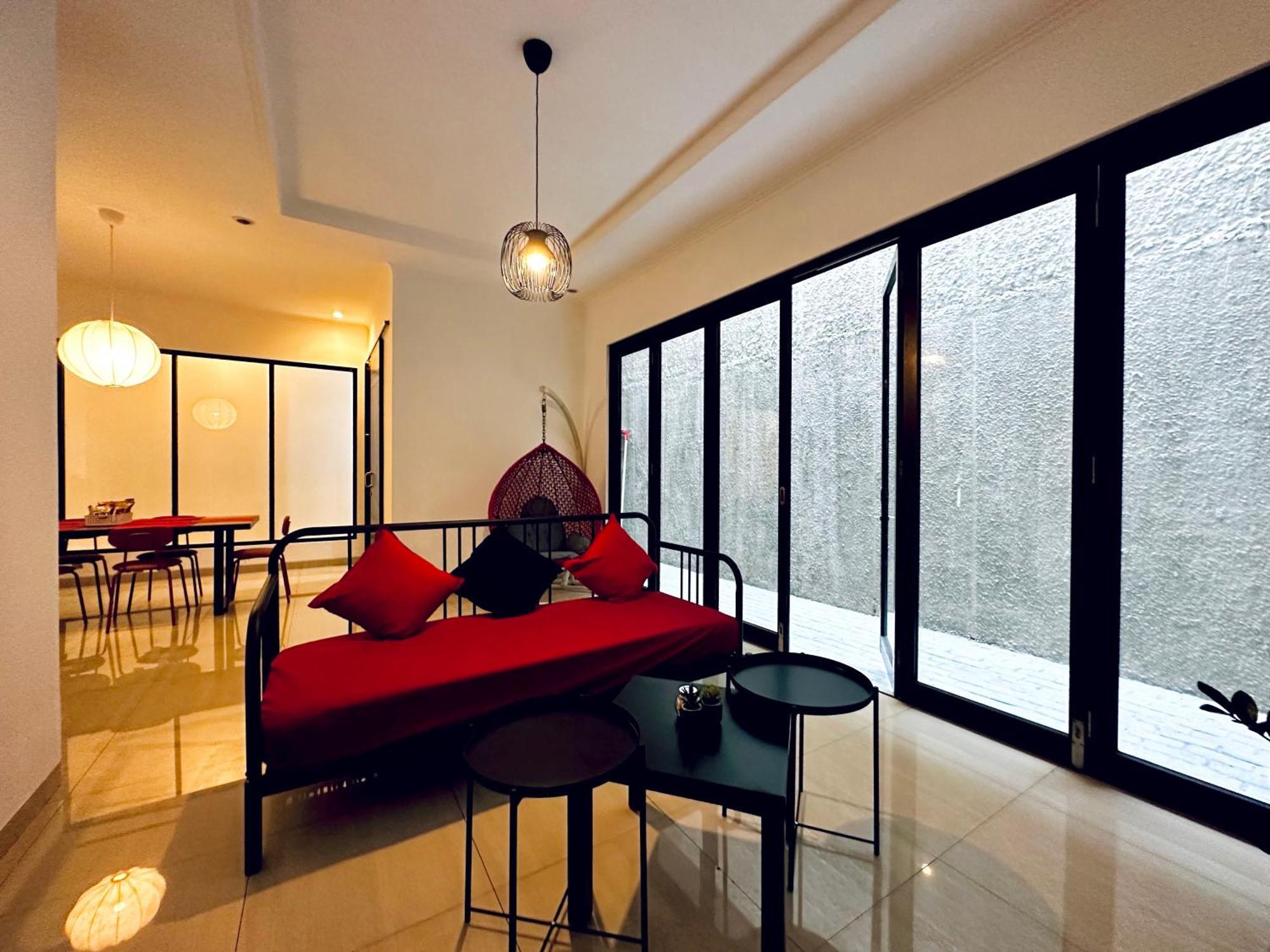 4-Bedroom Home In South Jakarta Nuansa Swadarma Residence By Le Ciel Hospitality Exterior photo